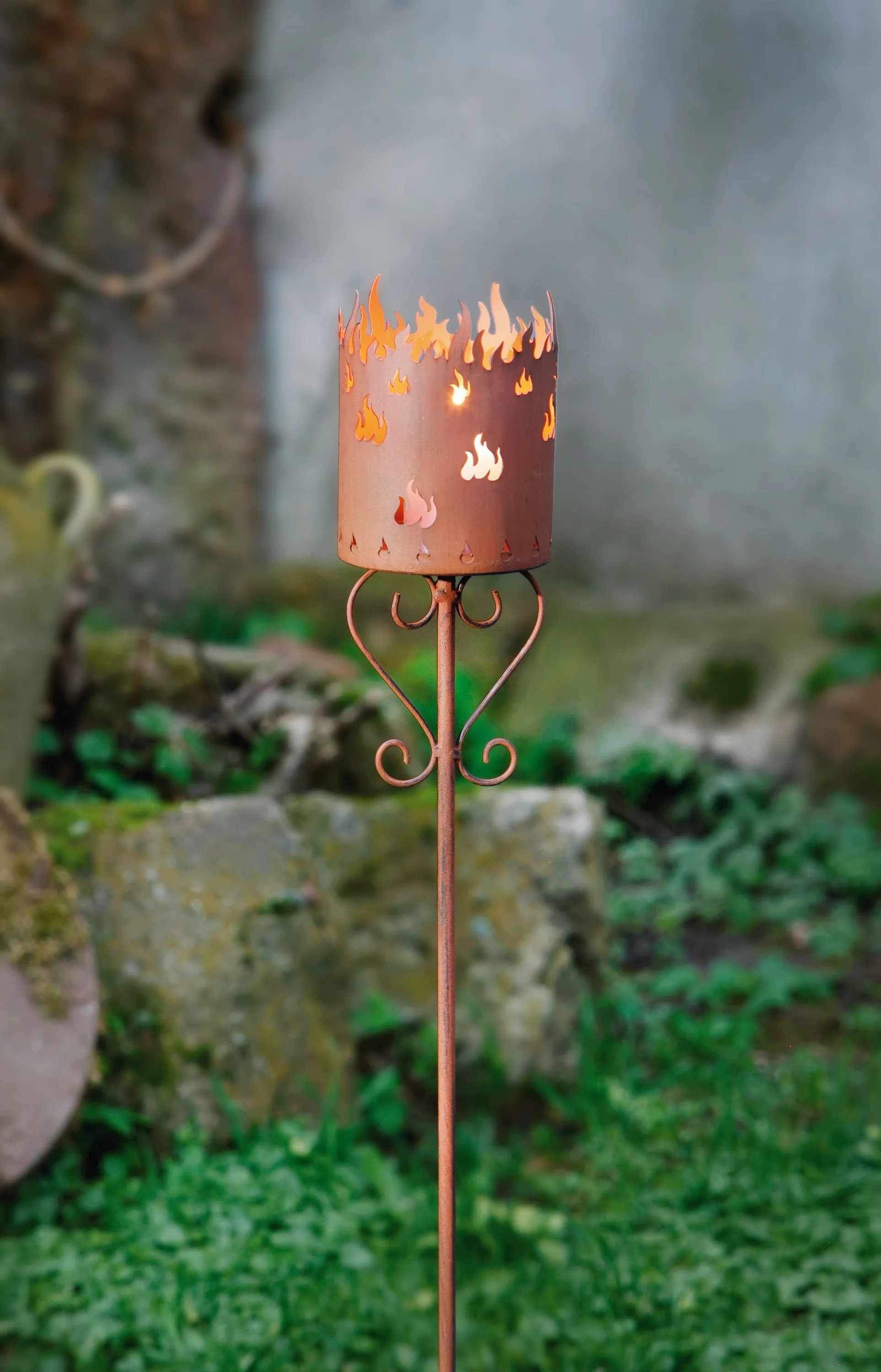 Gartenstecker Flammenkelch